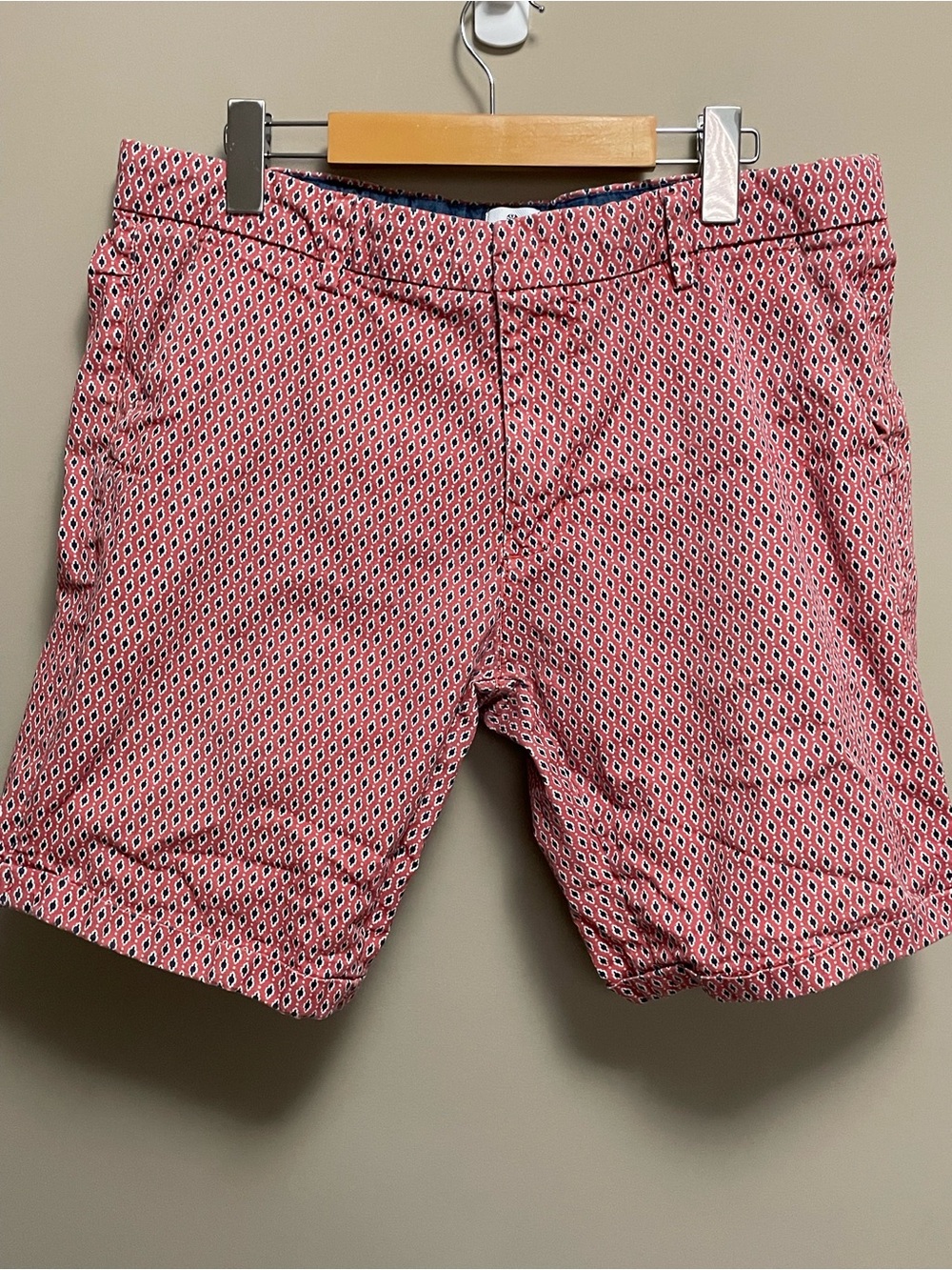Dstrezzed Peach & Navy Flat Front Shorts Men’s Size 34